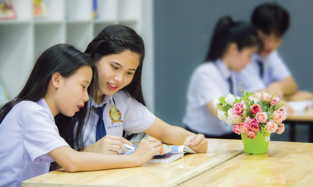 Tuệ Đức Kiến tạo bậc trung học